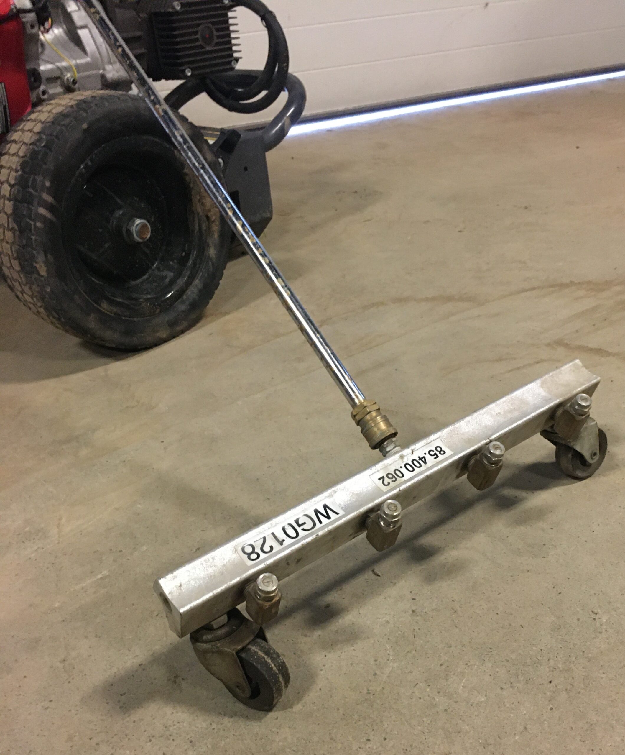 Undercar Water Broom - 16-inch Image