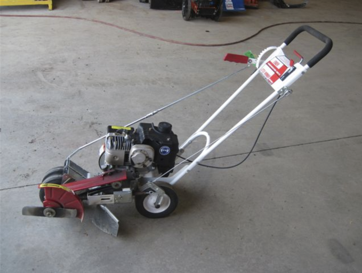 Lawn Edger Image