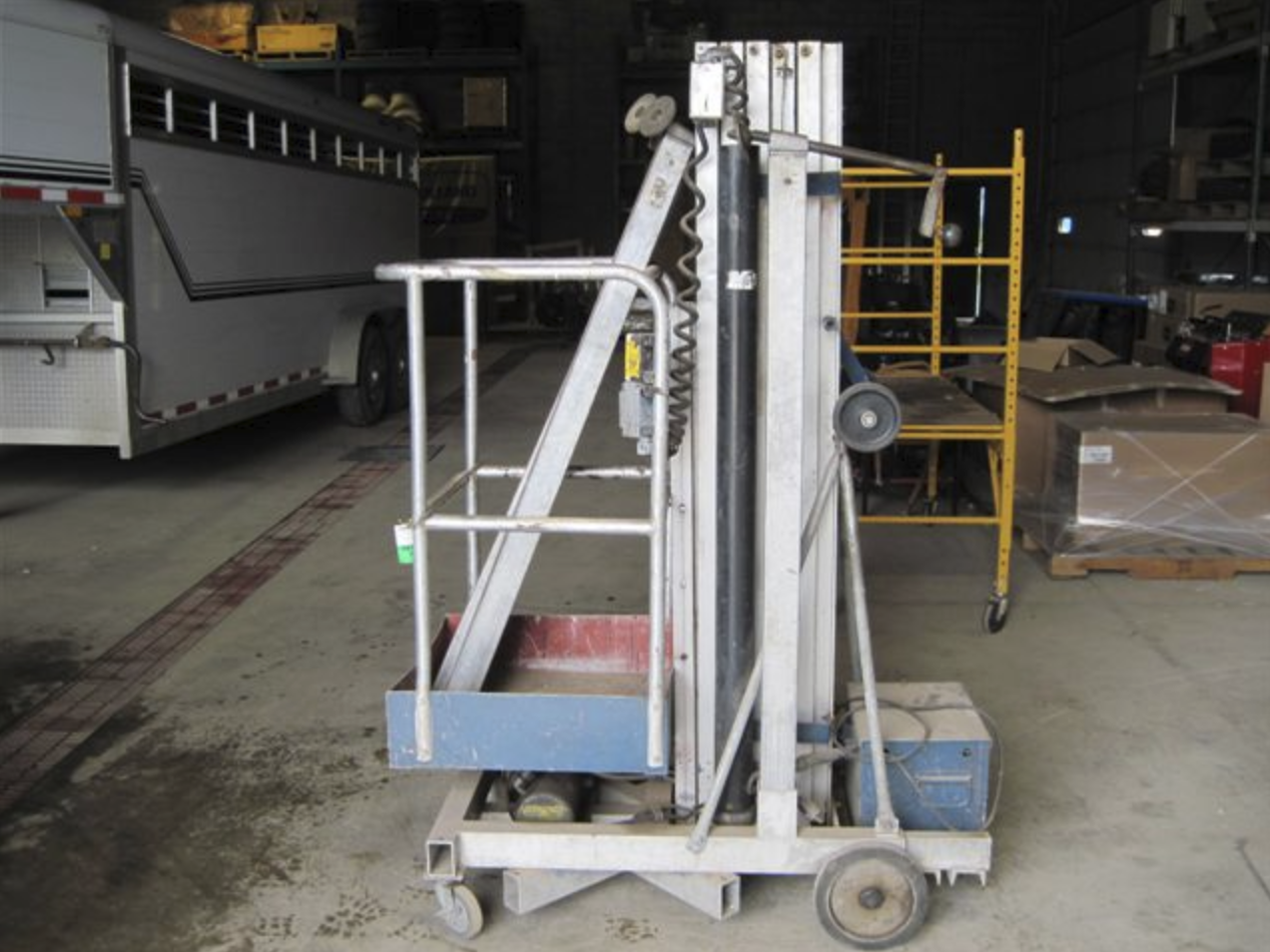 Vertical Man Lift 24ft Image