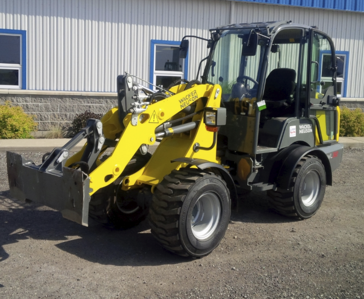 Wheel Loader 49 inch, Articulating Image