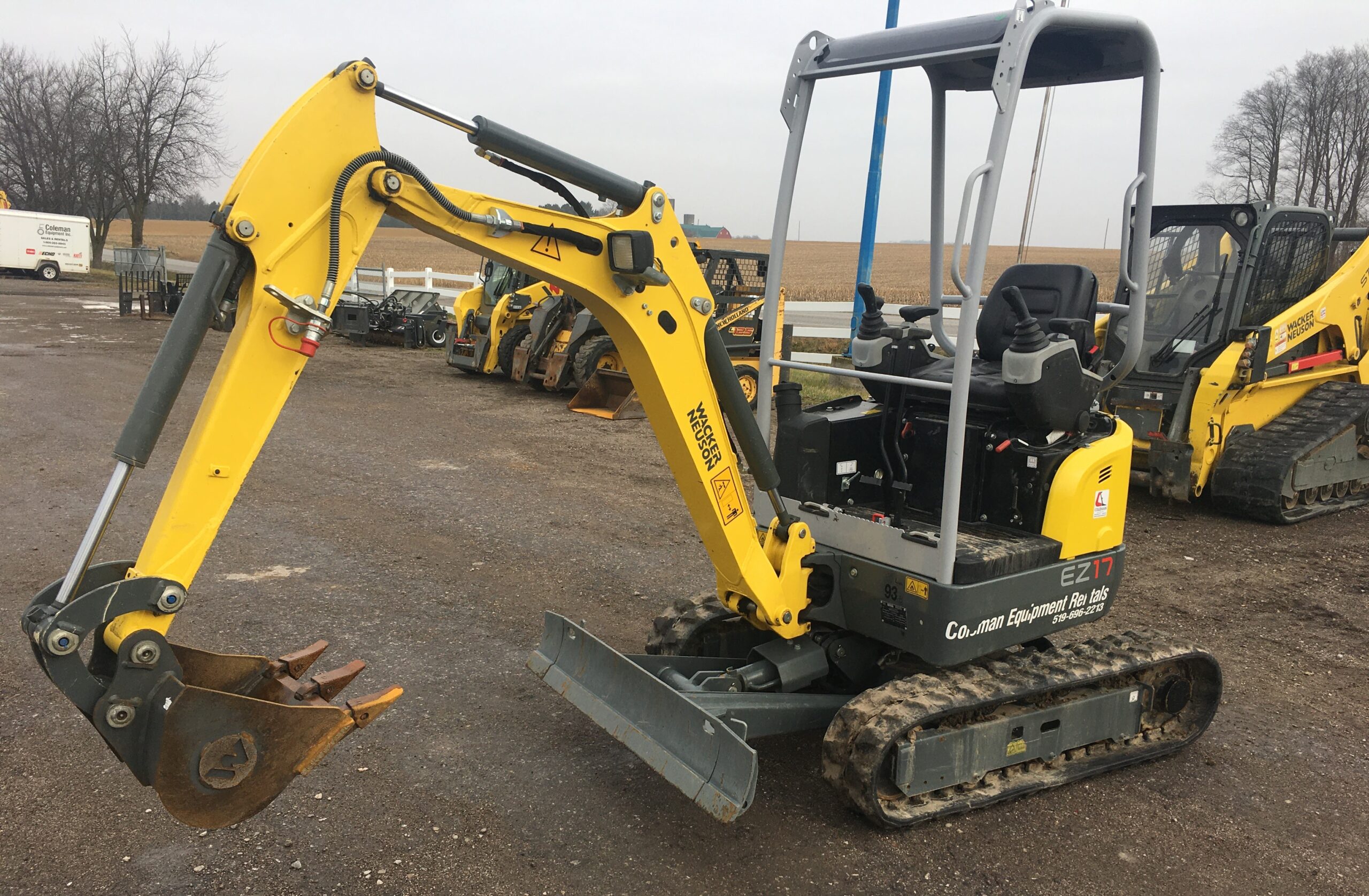 Mini Excavator 39 inch, 1.5 tonne Image